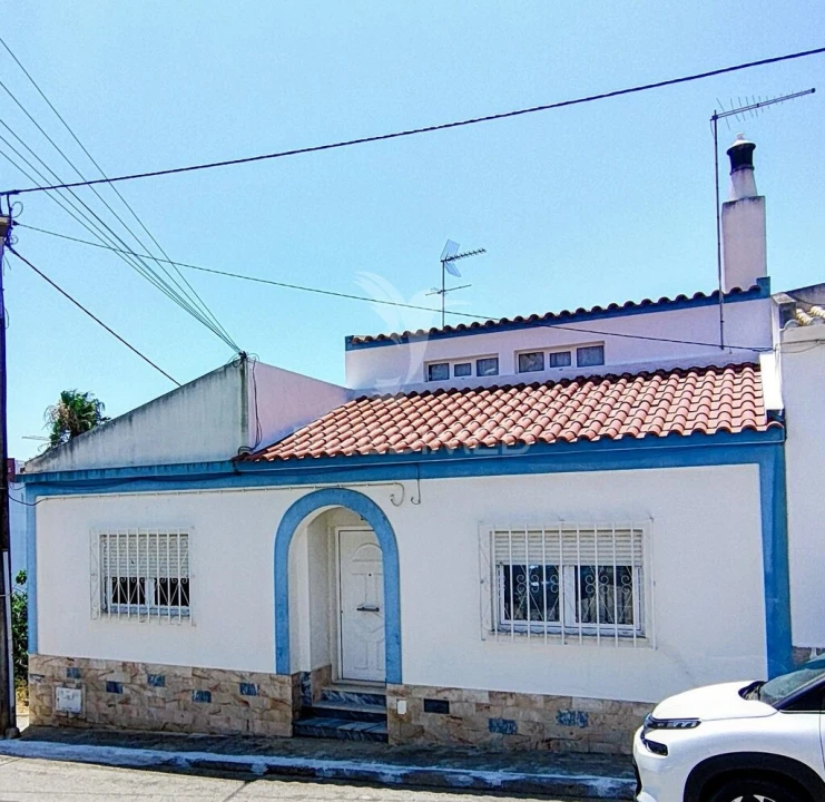 Moradia T3 para Venda em Estômbar e Parchal Foto 1