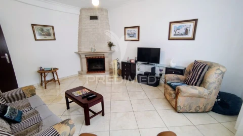 Moradia T3 para Venda em Estômbar e Parchal