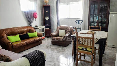 Moradia T3 para Venda em Estômbar e Parchal