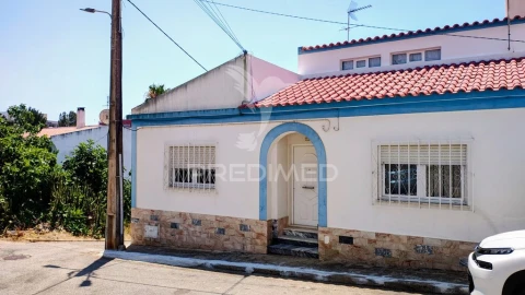 Moradia T3 para Venda em Estômbar e Parchal