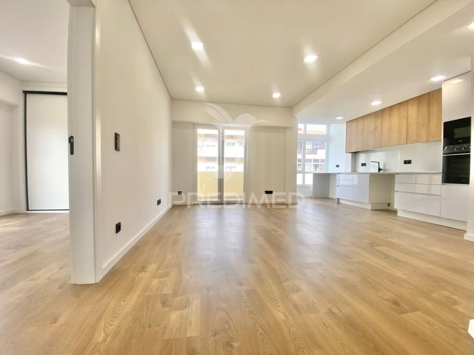 Apartamento T3 para Venda em Santa Iria de Azoia, São João da Talha e Bobadela Foto 1