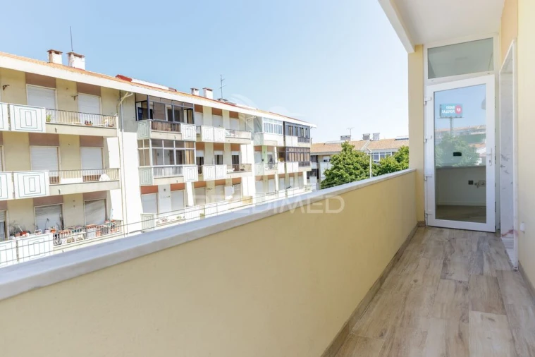 Apartamento T3 para Venda em Santa Iria de Azoia, São João da Talha e Bobadela Foto 6