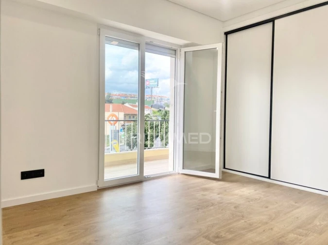 Apartamento T3 para Venda em Santa Iria de Azoia, São João da Talha e Bobadela Foto 14