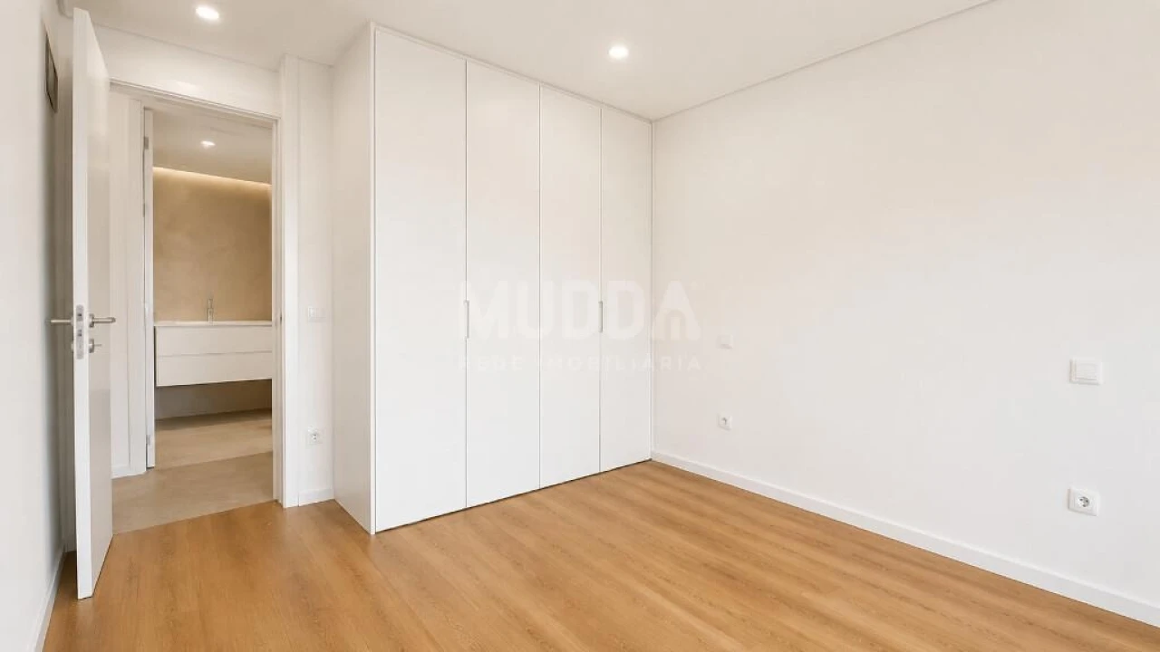 Apartamento T2 para Venda em Espinho Foto 1