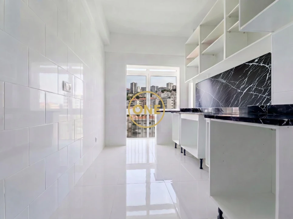 Apartamento T2 para Venda em Setubal (São Sebastião) Foto 1