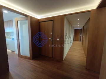 Apartamento T5 para Venda em Bougado (São Martinho e Santiago)