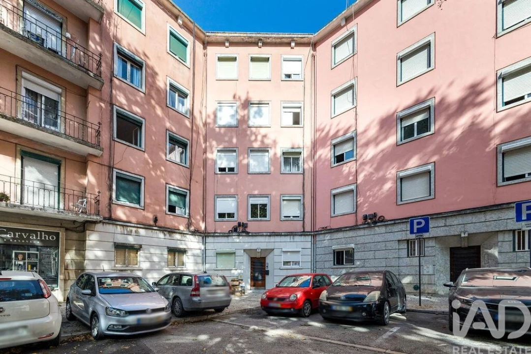 Apartamento T3 para Arrendamento em Penha de França Foto 20