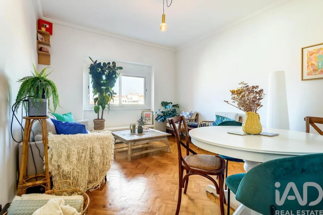 Apartamento T3 para Arrendamento em Penha de França Foto 1