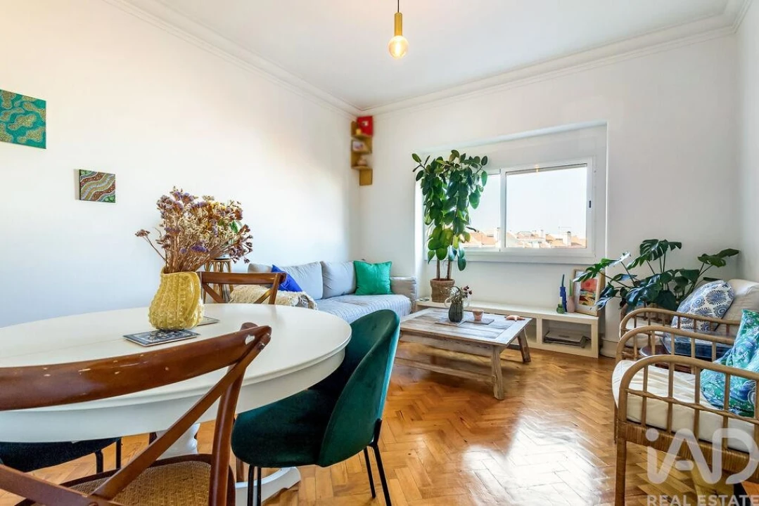 Apartamento T3 para Arrendamento em Penha de França Foto 2