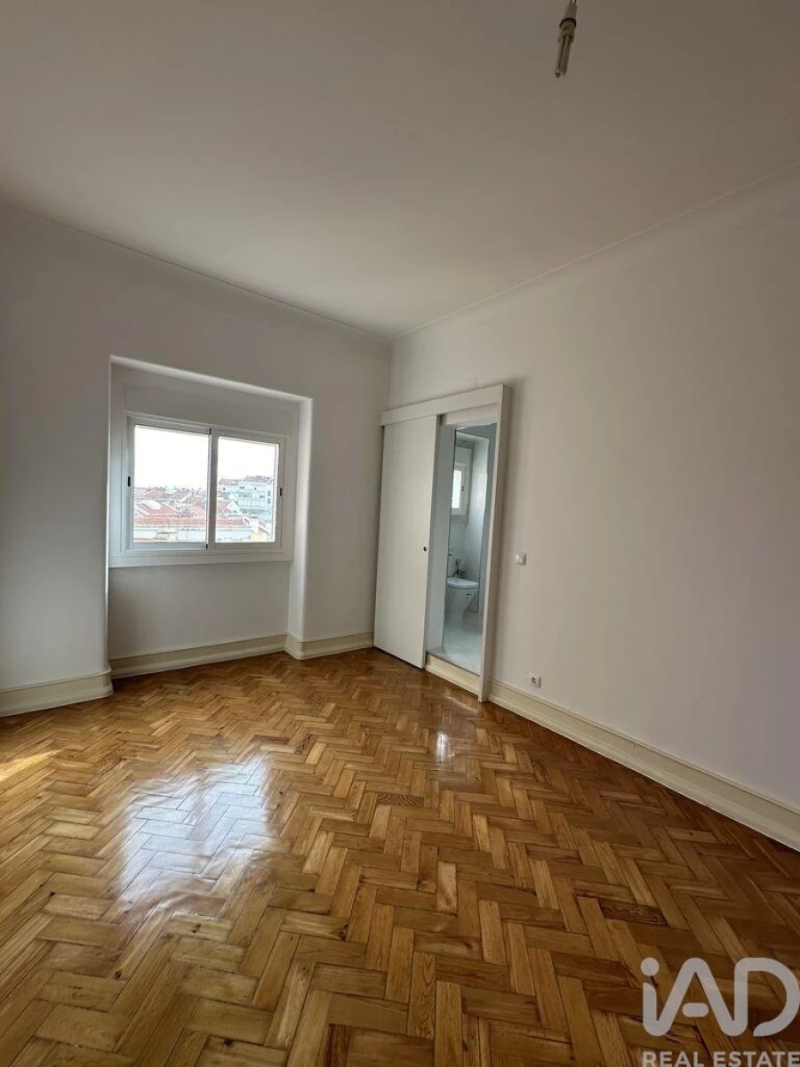 Apartamento T3 para Arrendamento em Penha de França Foto 5