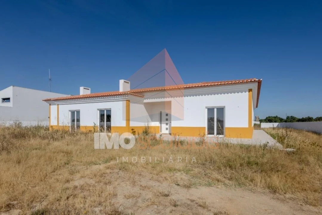 Moradia T4 para Venda em Vale de Santarem Foto 10