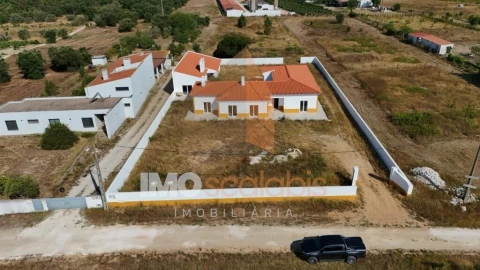 Moradia T4 para Venda em Vale de Santarem