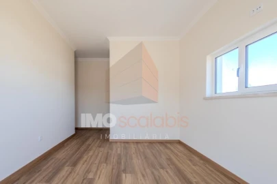 Moradia T4 para Venda em Vale de Santarem