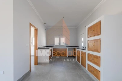 Moradia T4 para Venda em Vale de Santarem
