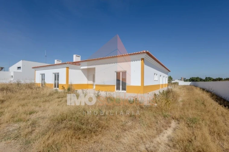 Moradia T4 para Venda em Vale de Santarem Foto 11