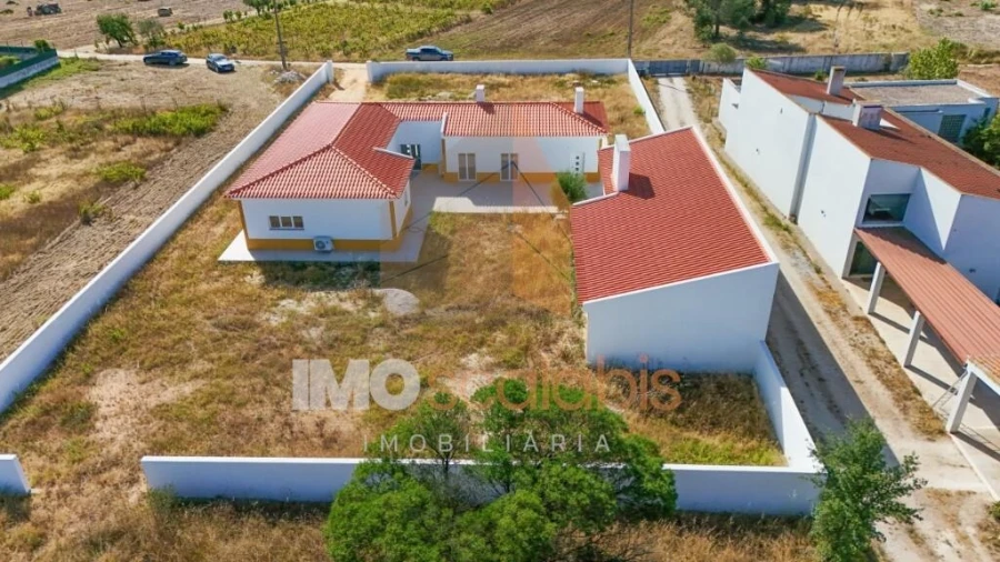 Moradia T4 para Venda em Vale de Santarem Foto 6