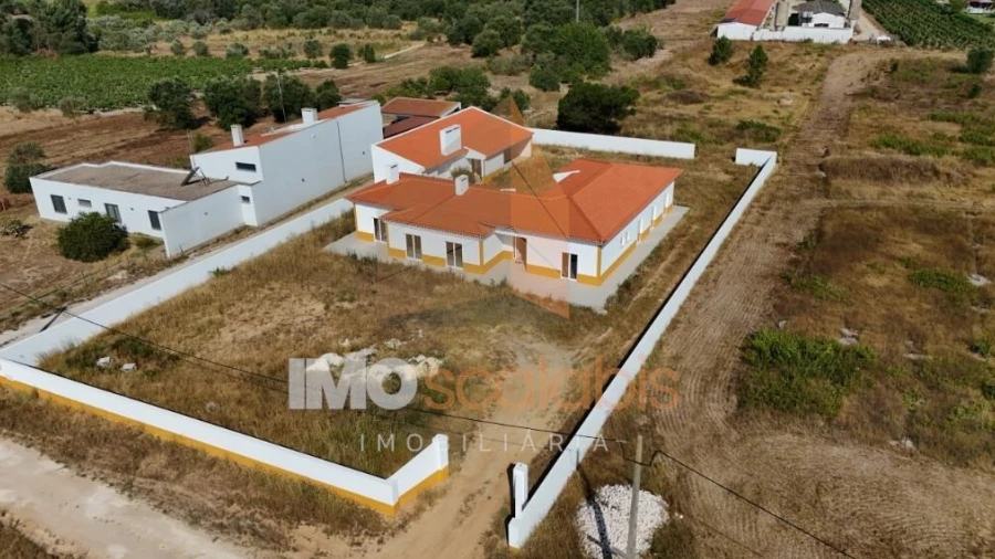 Moradia T4 para Venda em Vale de Santarem