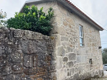 Moradia T4 para Venda em Cambra e Carvalhal de Vermilhas
