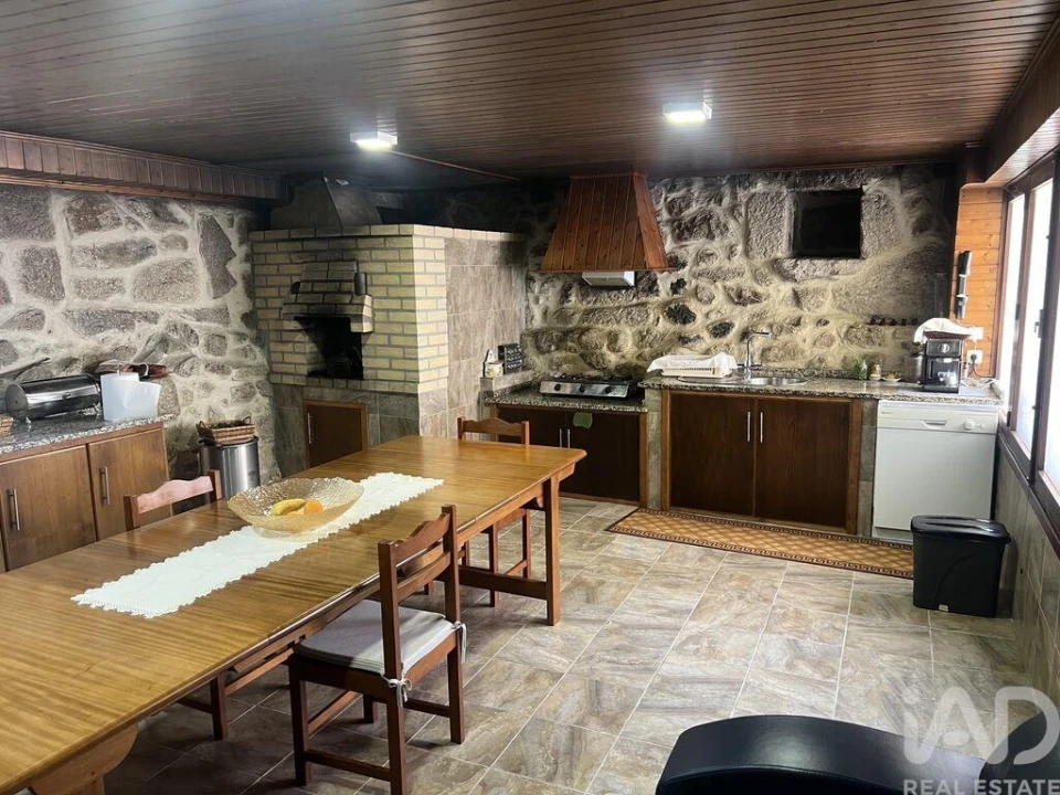 Moradia T4 para Venda em Cambra e Carvalhal de Vermilhas Foto 5