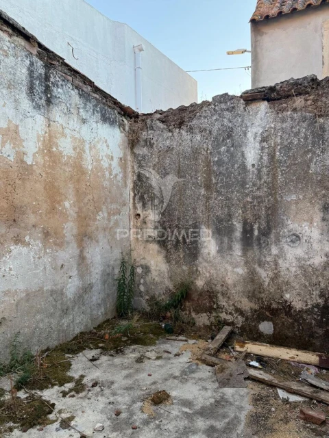 Moradia T1 para Venda em Abrigada e Cabanas de Torres