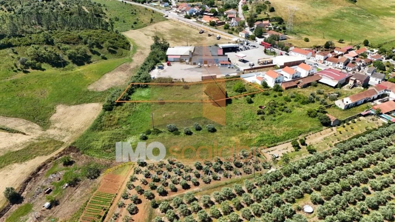 Terreno para Venda em Azoia de Cima e Tremês Foto 1