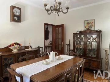 Moradia T5 para Venda em São Vitor (Braga)