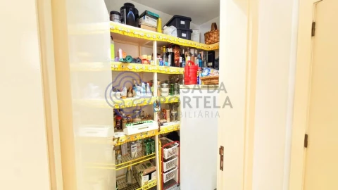 Moradia T4 para Venda em Pedroso e Seixezelo