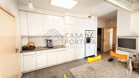 Moradia T4 para Venda em Pedroso e Seixezelo