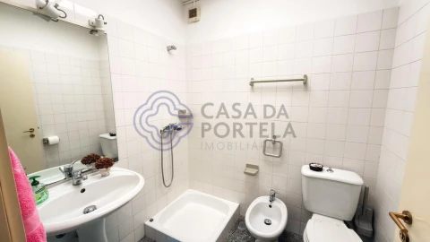 Moradia T4 para Venda em Pedroso e Seixezelo