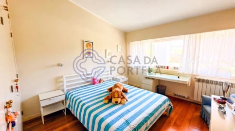 Moradia T4 para Venda em Pedroso e Seixezelo