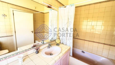 Moradia T4 para Venda em Pedroso e Seixezelo