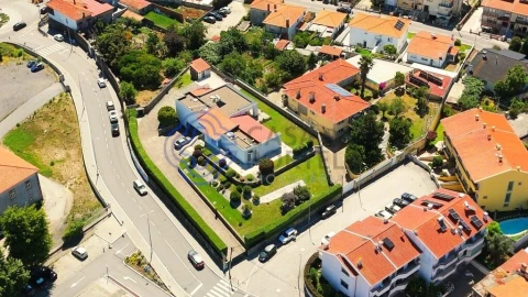 Moradia T4 para Venda em Pedroso e Seixezelo