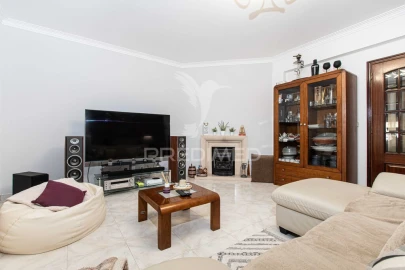 Apartamento T3 para Venda em Alverca do Ribatejo e Sobralinho