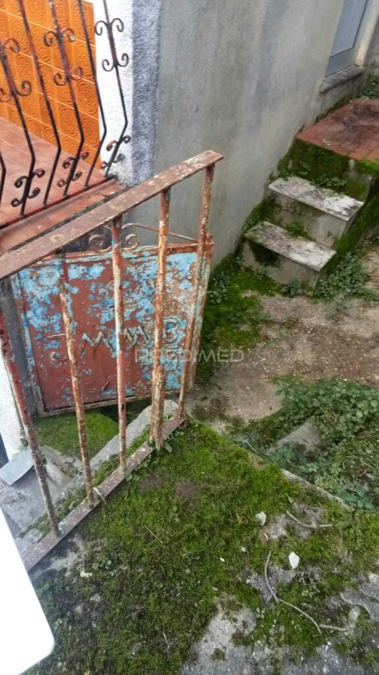 Moradia T2 para Venda em Abaças Foto 4