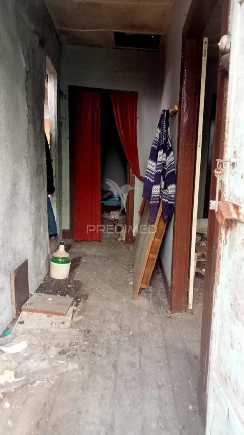 Moradia T2 para Venda em Abaças