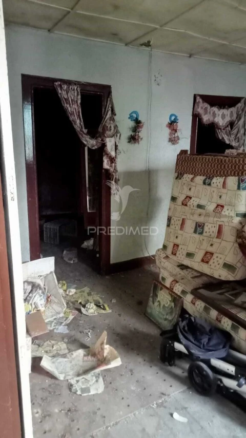 Moradia T2 para Venda em Abaças