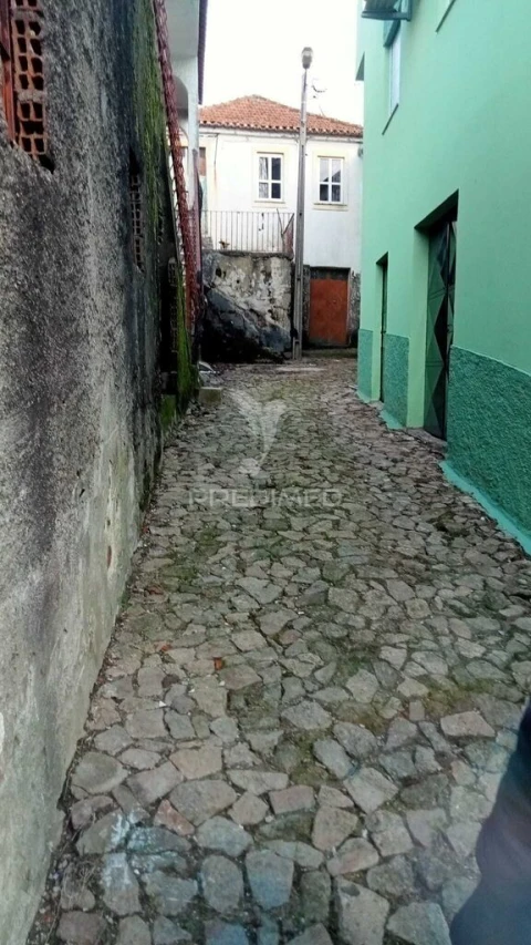 Moradia T2 para Venda em Abaças