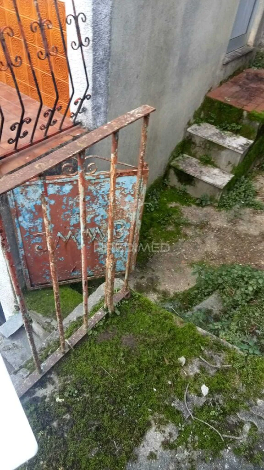 Moradia T2 para Venda em Abaças Foto 4