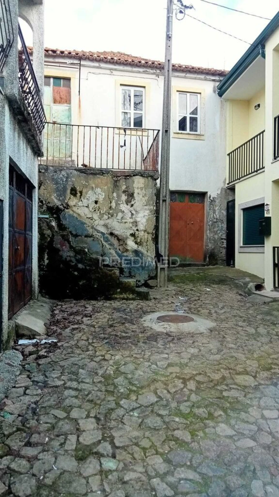 Moradia T2 para Venda em Abaças Foto 5