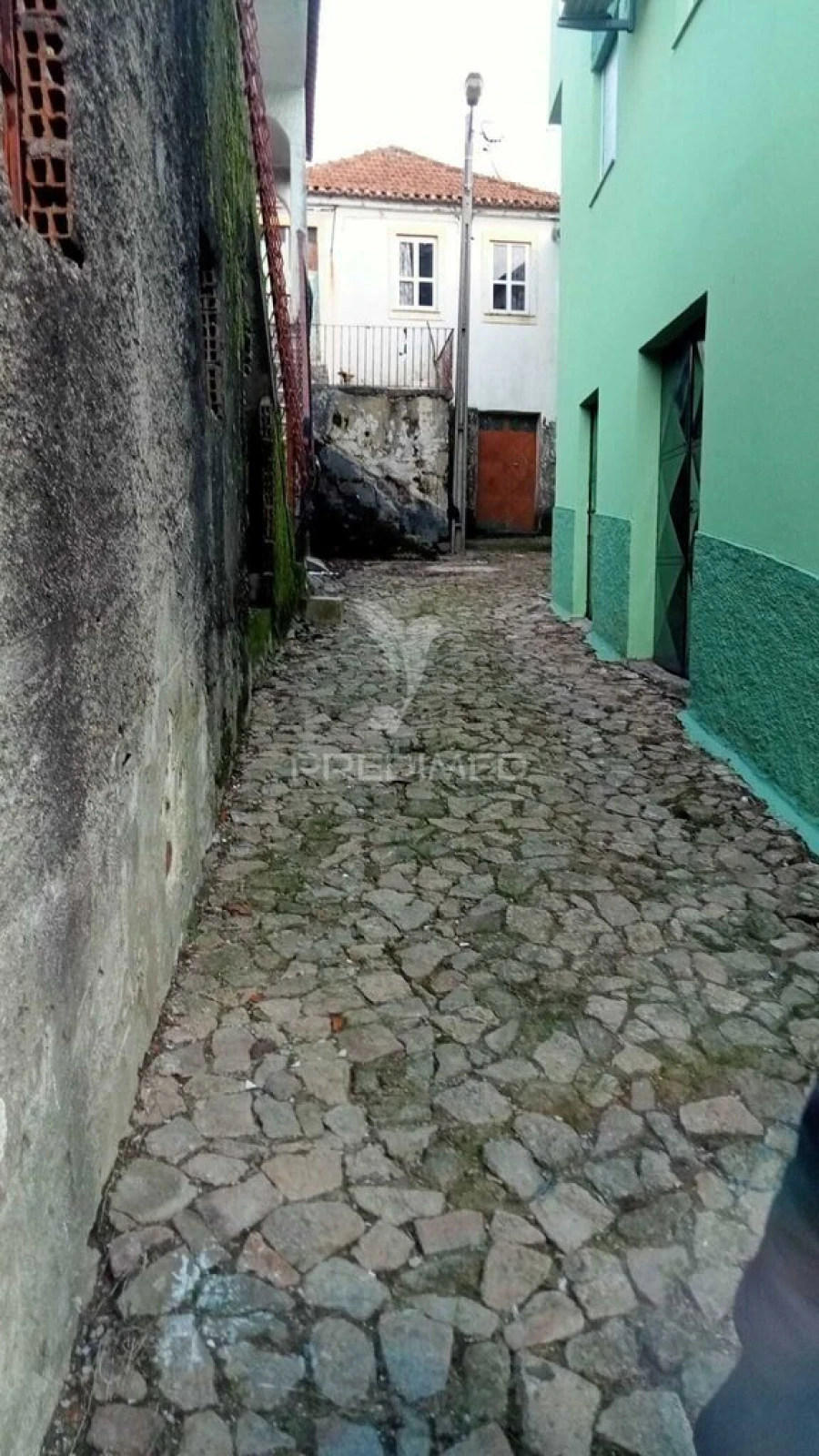 Moradia T2 para Venda em Abaças Foto 8