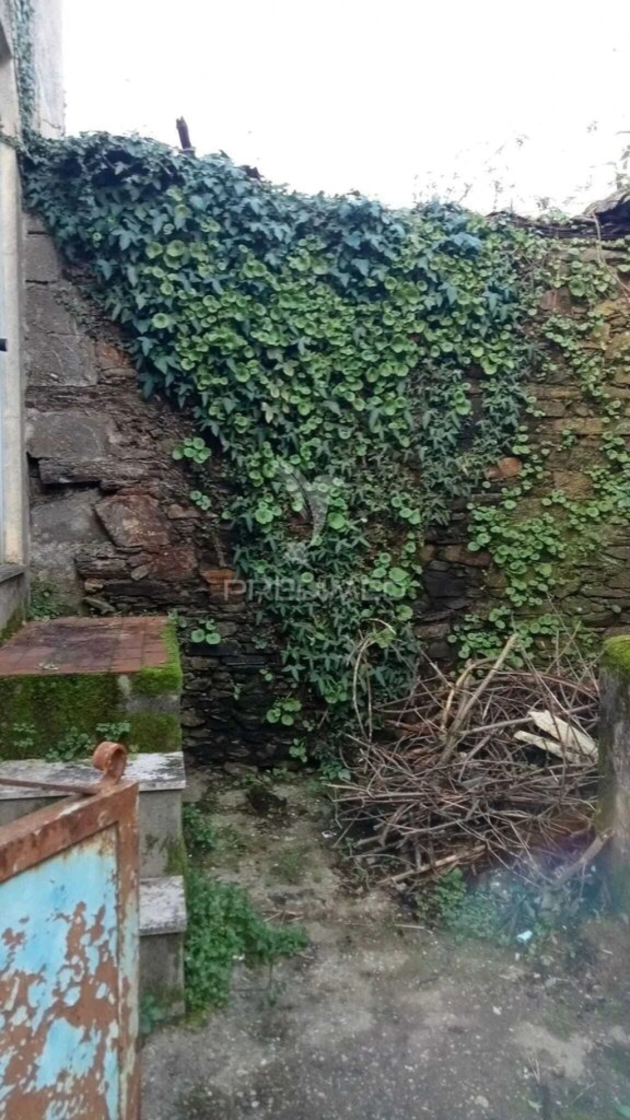 Moradia T2 para Venda em Abaças Foto 3