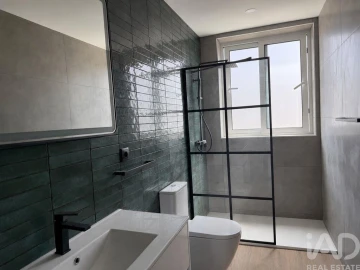 Apartamento T2 para Venda em Vila Cova da Lixa e Borba de Godim