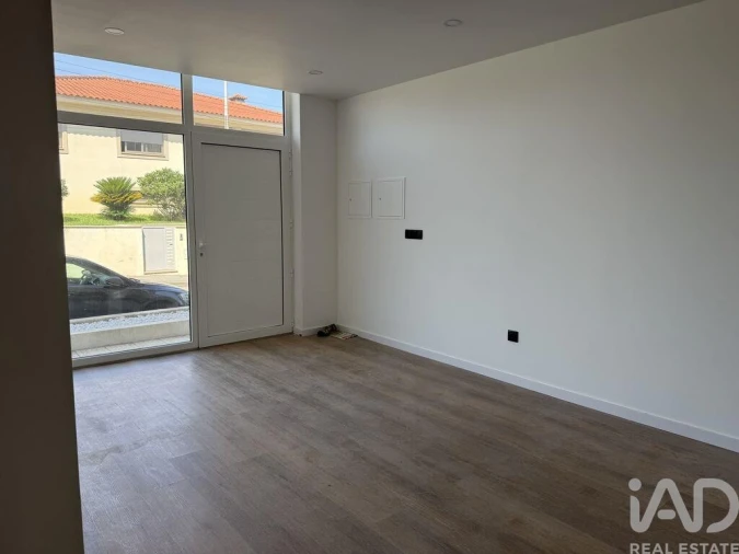 Apartamento T2 para Venda em Vila Cova da Lixa e Borba de Godim Foto 3