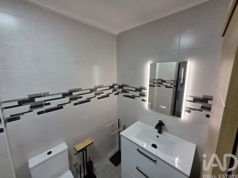 Apartamento T3 para Arrendamento em Santa Maria, São Pedro e Matacães Foto 9