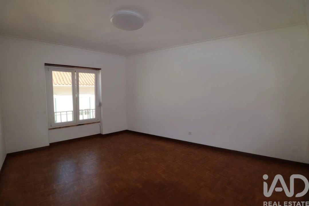 Apartamento T3 para Arrendamento em Santa Maria, São Pedro e Matacães Foto 1