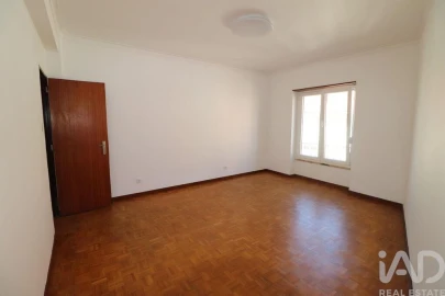 Apartamento T3 para Arrendamento em Santa Maria, São Pedro e Matacães