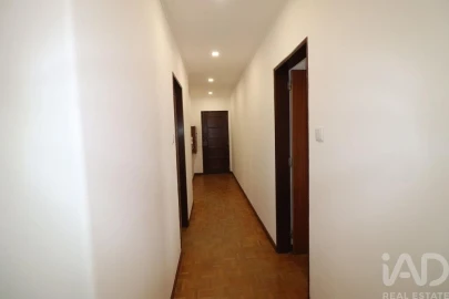 Apartamento T3 para Arrendamento em Santa Maria, São Pedro e Matacães