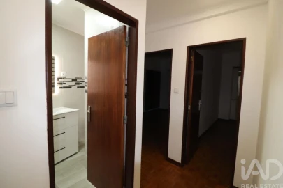 Apartamento T3 para Arrendamento em Santa Maria, São Pedro e Matacães