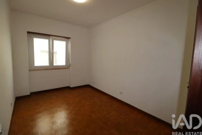 Apartamento T3 para Arrendamento em Santa Maria, São Pedro e Matacães