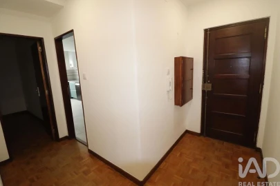 Apartamento T3 para Arrendamento em Santa Maria, São Pedro e Matacães